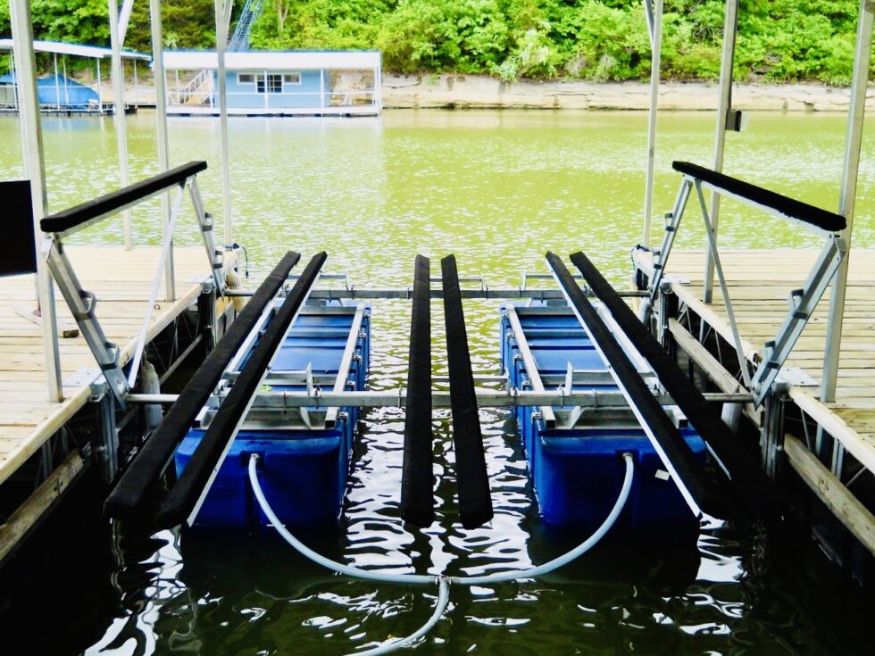Pontoon and Tritoon Boat Lifts | Boat Floater of Oklahoma
