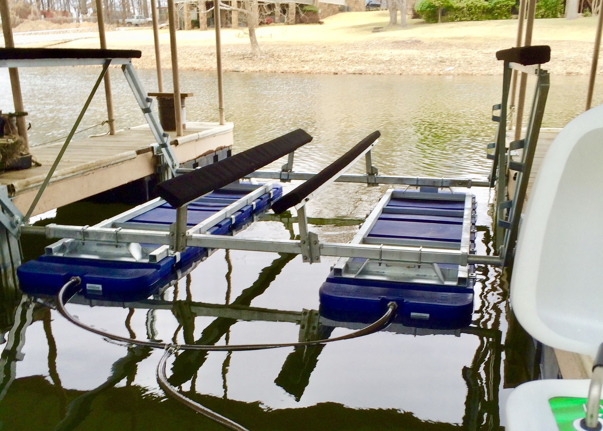 Classic Model 4500P boat lift for Boatlift dealers for new 